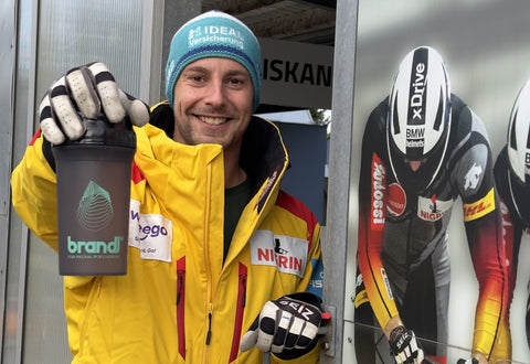 Maximilian Illmann ist Bob Profi und präsentiert Brandl Nutrition