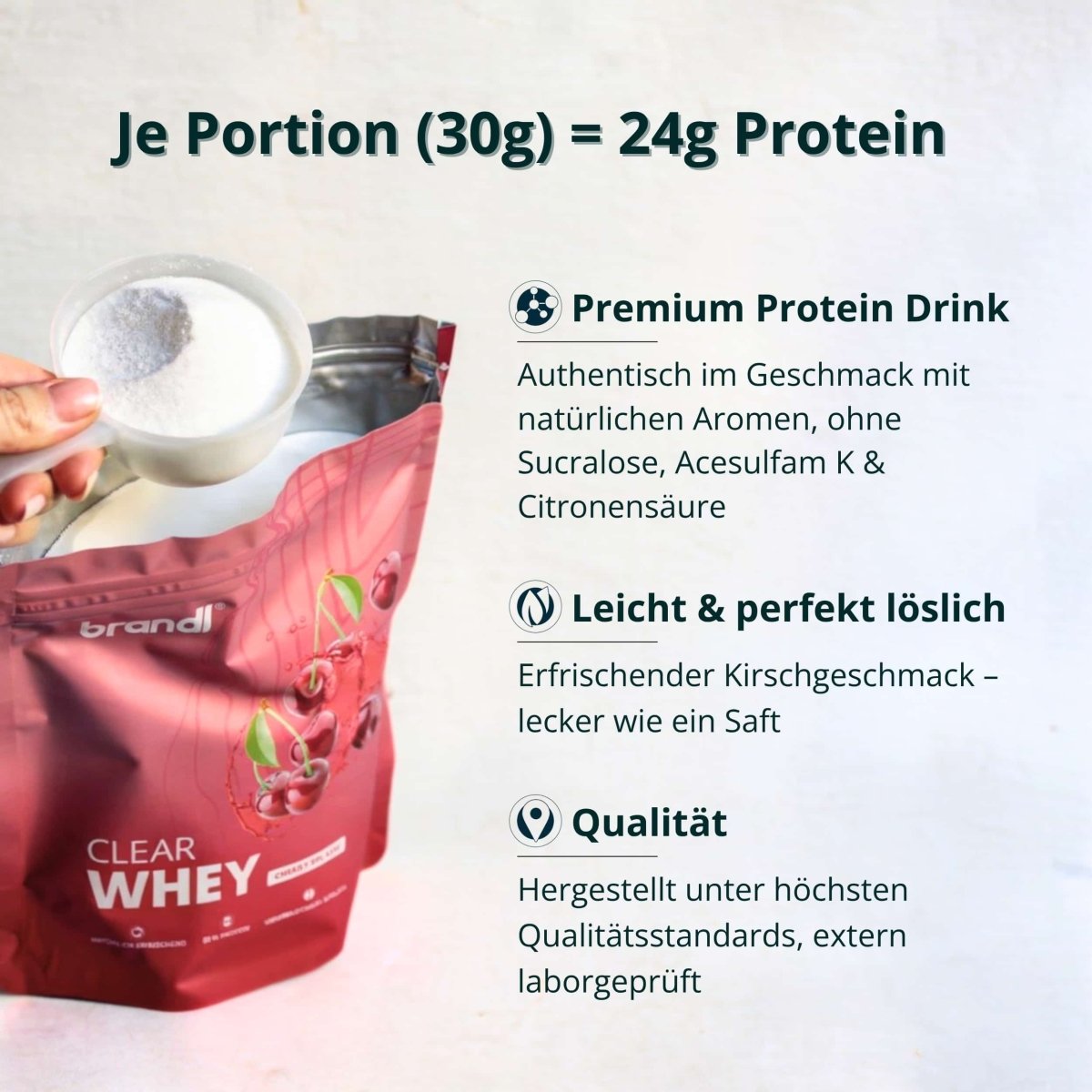 Ein lebendiges rotes pouch von brandl clear whey proteinpulver mit kirschgeschmack und silbernem reißverschluss