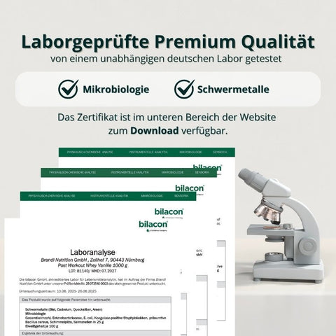 Weißer labor-mikroskop mit metallischen komponenten und gebogenem arm im muskelaufbau bundle xl