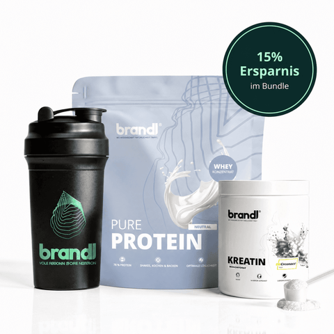 Schwarze plastik-shaker-flasche mit grünem logo und text im power bundle set