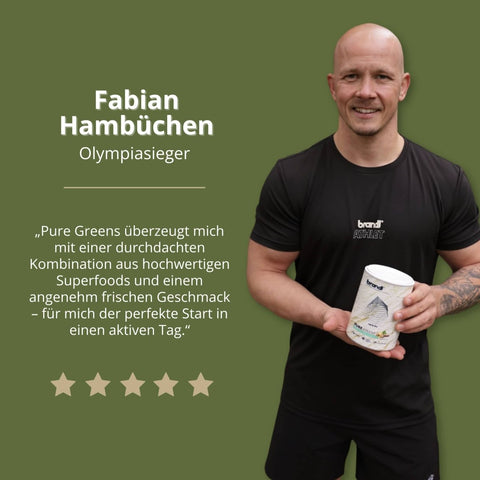 Weisser zylinderförmiger behälter mit grünem und schwarzem branding des produkts pure greens superfoods pulver