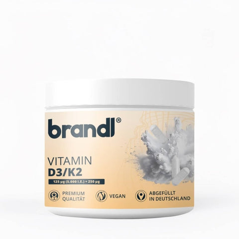 Brandl vitamin d3/k2 kapseln in weißem glas mit orangefarbenem etikett vegan premium qualität deutsche abfüllung