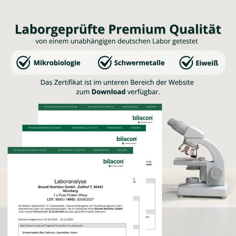 Weißer laboratoriemikroskop mit metallischen komponenten und gebogenem arm im volleyball-bundle produkt